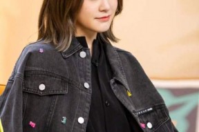 娱乐圈吃瓜直播间女