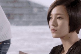 女星互撕娱乐圈吃瓜,女星互撕大战，吃瓜群众围观